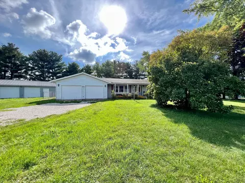 18881 Cleveland Ave, Galien, MI 49113