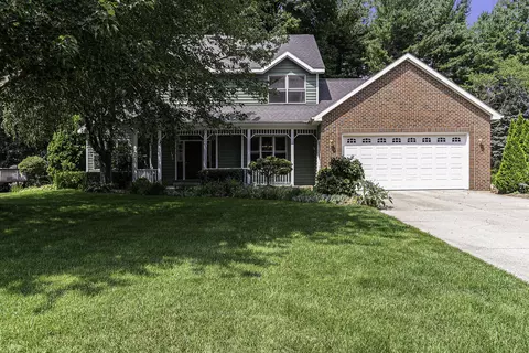 2077 Woodlark Dr, Holland, MI 49424