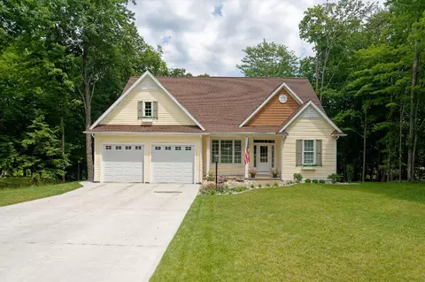 5360 W Riverside Ln, Ludington, MI 49431