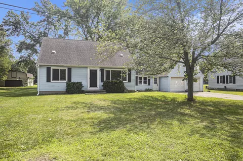 914 Bacon Ave, Portage, MI 49002