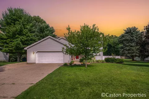 2752 Burgen Ave NE, Grand Rapids, MI 49525