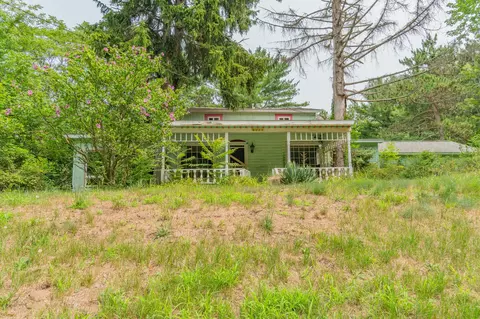 6322 Lake Harbor Rd, Norton Shores, MI 49441