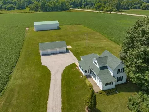 8624 Hagar Shore Rd, Watervliet, MI 49098