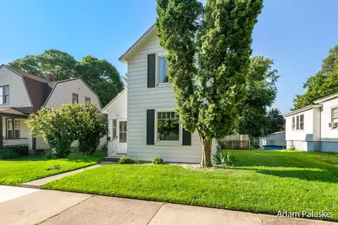 828 Hancock St SE, Grand Rapids, MI 49507