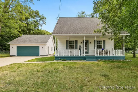 2660 Mcarthur St, Muskegon, MI 49444