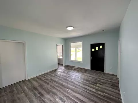 610 Clinton St, Marshall, MI 49068 photo 3