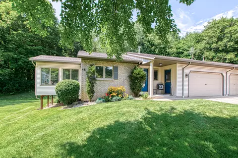 2883 Hidden View Dr SE, Caledonia, MI 49316