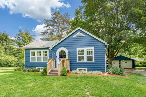 8113 Newells Ln, Portage, MI 49002