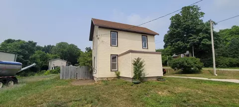 91 W 3rd St, Shelby, MI 49455