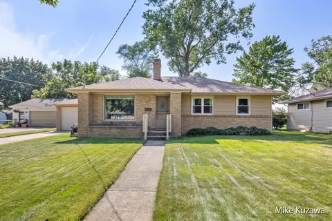 2727 Carlton Ave NE, Grand Rapids, MI 49505