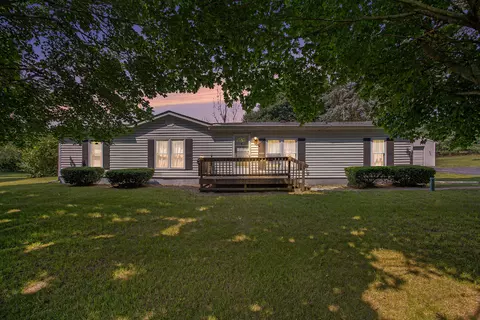 1886 Allen Rd, Niles, MI 49120