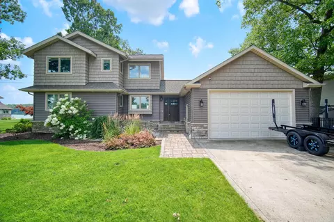 585 Acorn Trl, Horton, MI 49246
