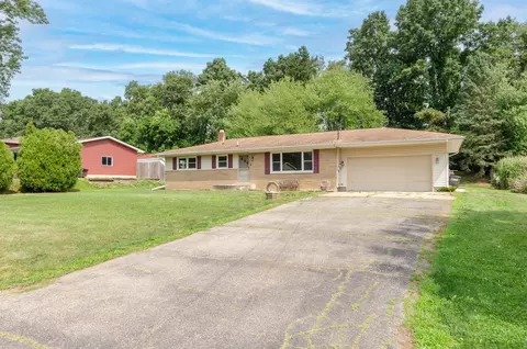 3048 John Glenn Dr, Jackson, MI 49201 photo 2