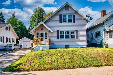 867 Ardmore St SE, Grand Rapids, MI 49507