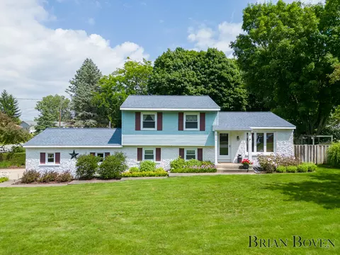 4536 Chandy Dr NE, Grand Rapids, MI 49525