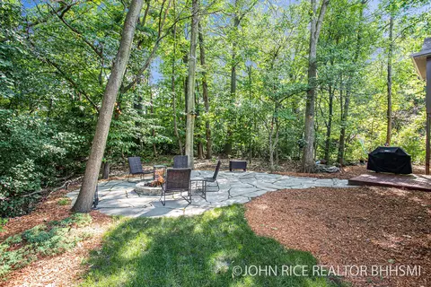 3601 Windshire Dr SE, Grand Rapids, MI 49546