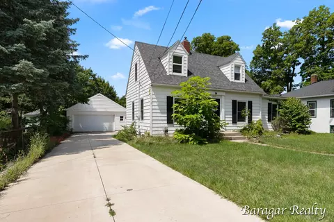 227 Nelson Ave, Kalamazoo, MI 49006