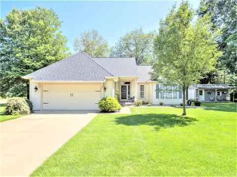 190 Equestrian Dr, Portage, MI 49002