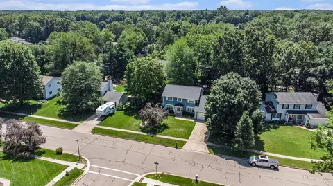 565 Montague Dr, Portage, MI 49024