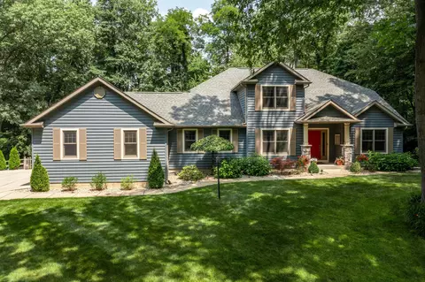 33200 Glen Eagle Ct, Niles, MI 49120