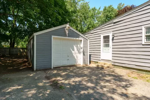 217 N 22nd St, Springfield, MI 49037 photo 23