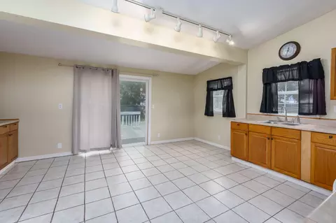 217 N 22nd St, Springfield, MI 49037 photo 4
