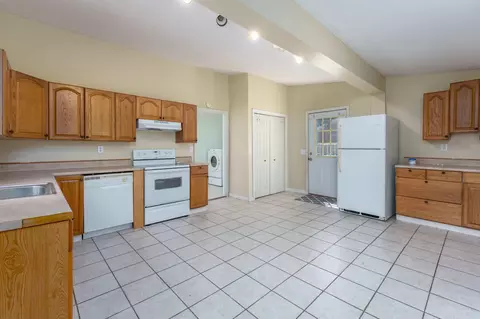217 N 22nd St, Springfield, MI 49037 photo 5