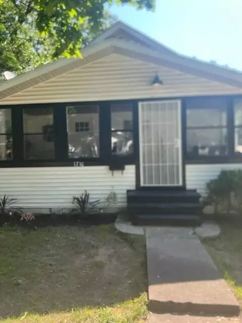 1710 Manz St, Muskegon, MI 49442