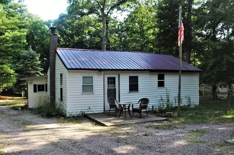 3855 Underwood Dr, Bitely, MI 49309