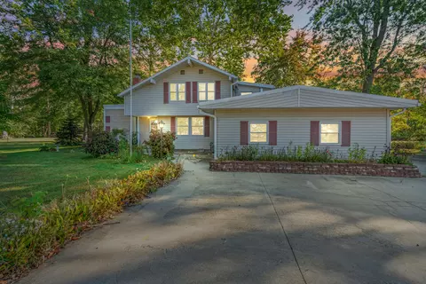 512 Warren Rd, Coldwater, MI 49036