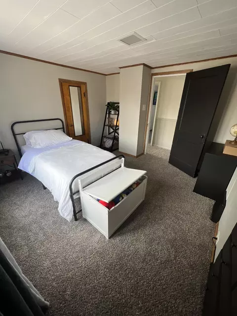 408 E Maple St, Fremont, MI 49412 photo 8