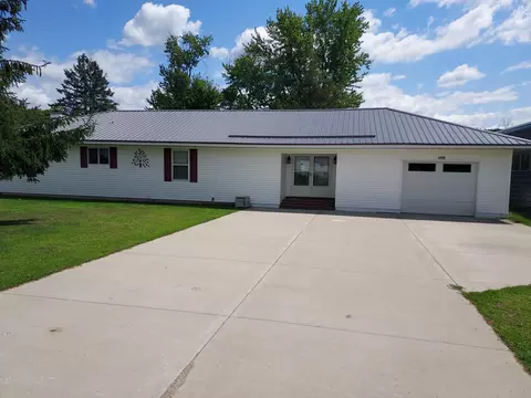 100 12th, Evart, MI 49631