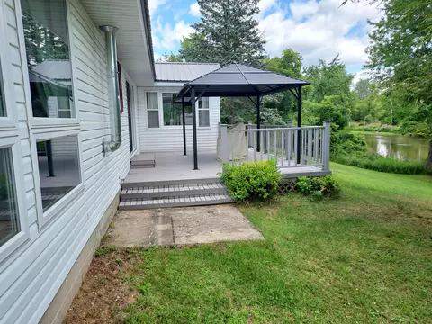 100 12th, Evart, MI 49631 photo 3