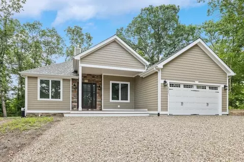 45321 Fairway Dr, New Buffalo, MI 49117