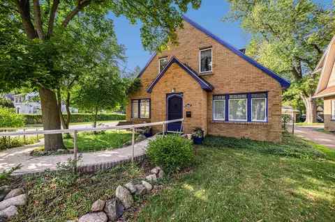 2042 W Main St, Kalamazoo, MI 49006