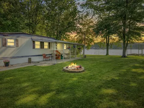 597 Sassafras Dr, Coldwater, MI 49036
