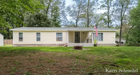226 E Forest Park Rd, Twin Lake, MI 49457