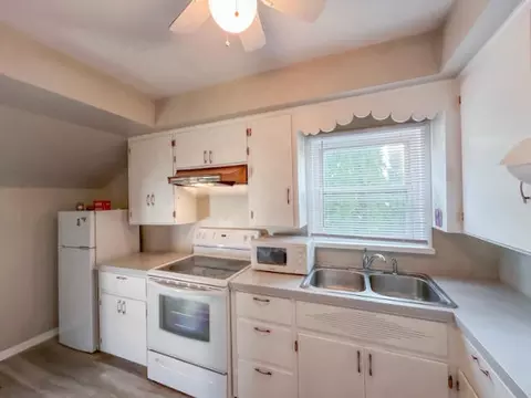 1826 Spring Arbor Rd, Jackson, MI 49203 photo 14