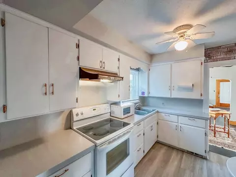 1826 Spring Arbor Rd, Jackson, MI 49203 photo 12