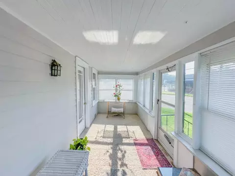 1826 Spring Arbor Rd, Jackson, MI 49203 photo 8