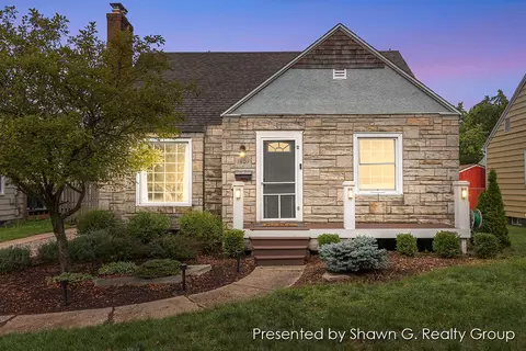 1801 Jennette Ave NW, Grand Rapids, MI 49504