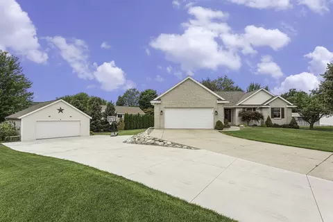 7345 Pine Aire Ct, Jenison, MI 49428