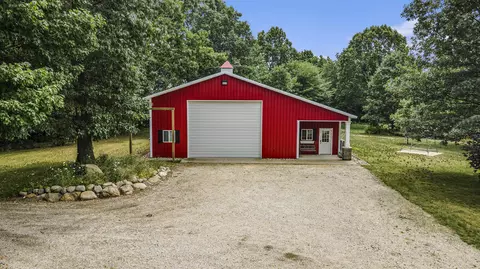 1046 61st St, South Haven, MI 49090