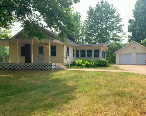 5012 Oak Point Rd, Jackson, MI 49201 photo 2