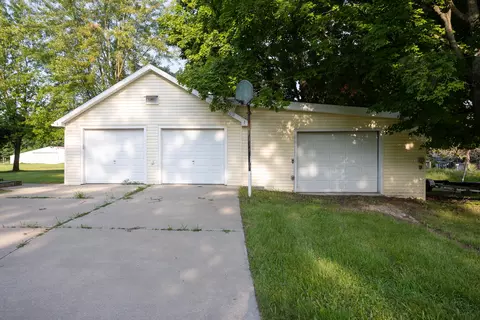 5012 Oak Point Rd, Jackson, MI 49201 photo 3