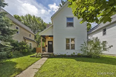 104 Sweet St NE, Grand Rapids, MI 49505