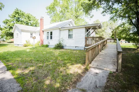 717 Millard St, Belding, MI 48809 photo 2