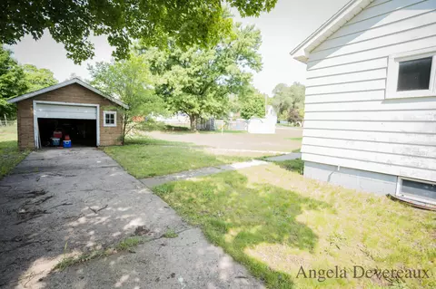 717 Millard St, Belding, MI 48809 photo 8