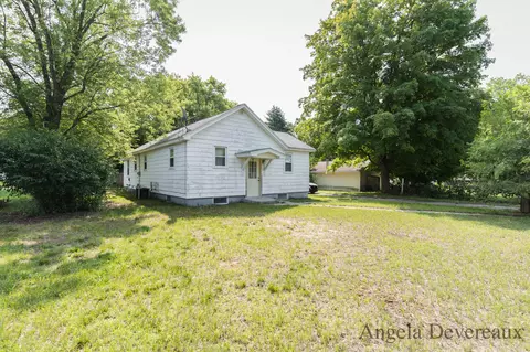 717 Millard St, Belding, MI 48809 photo 5