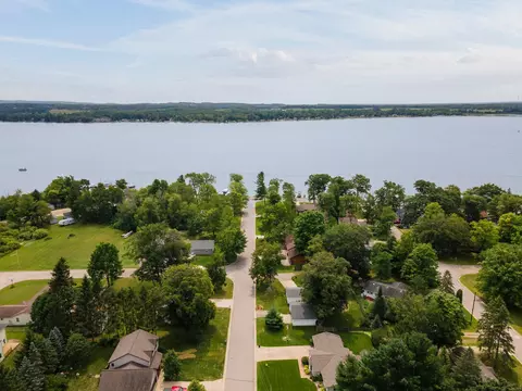 202 Newland St, Cadillac, MI 49601
